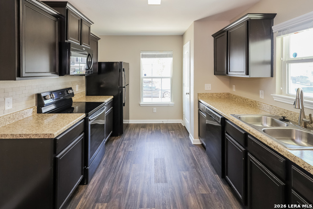 12242 Commander Property Photo 5