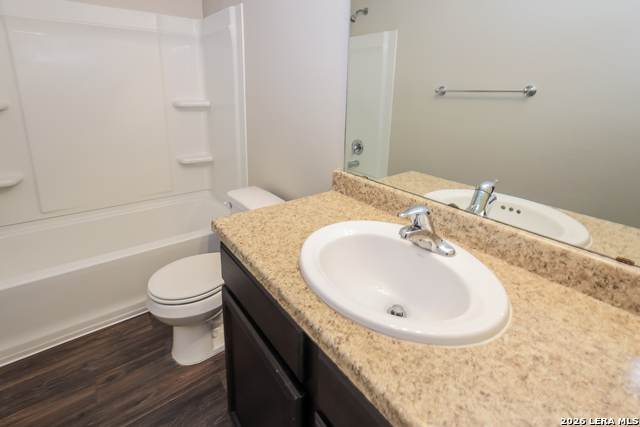12242 Commander Property Photo 7