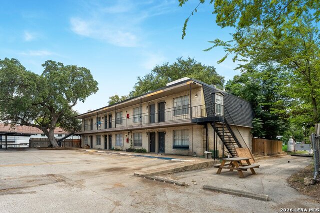 170 De Chantle Rd 706 Property Photo 1
