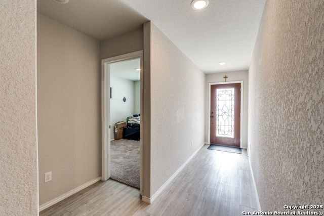 5730 Leisure Cres Property Photo 3