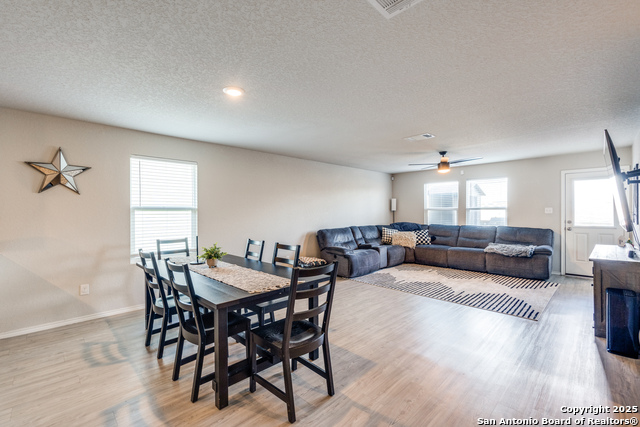 5730 Leisure Cres Property Photo 6