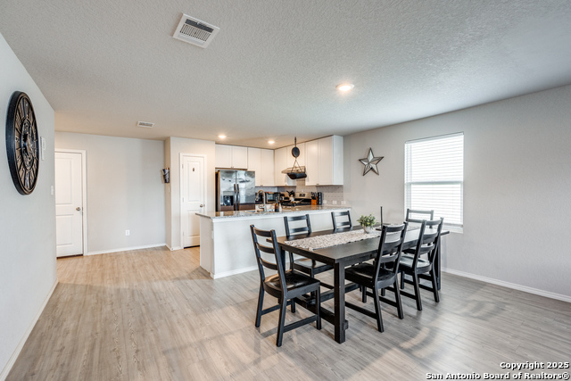 5730 Leisure Cres Property Photo 7