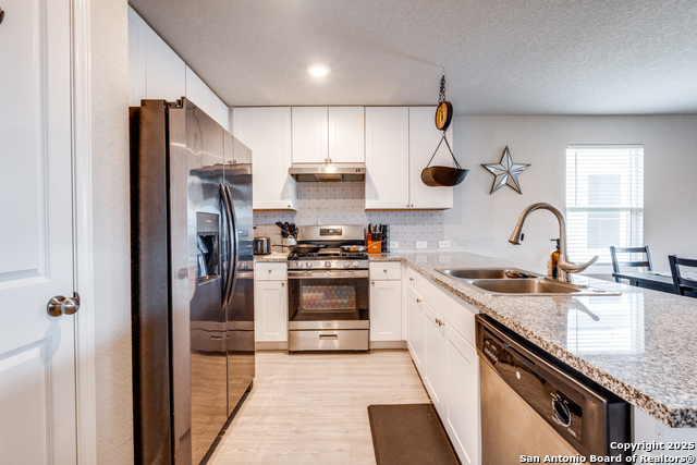5730 Leisure Cres Property Photo 8