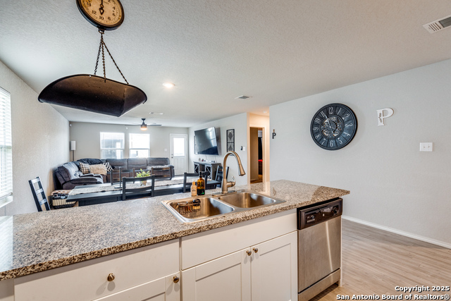 5730 Leisure Cres Property Photo 10