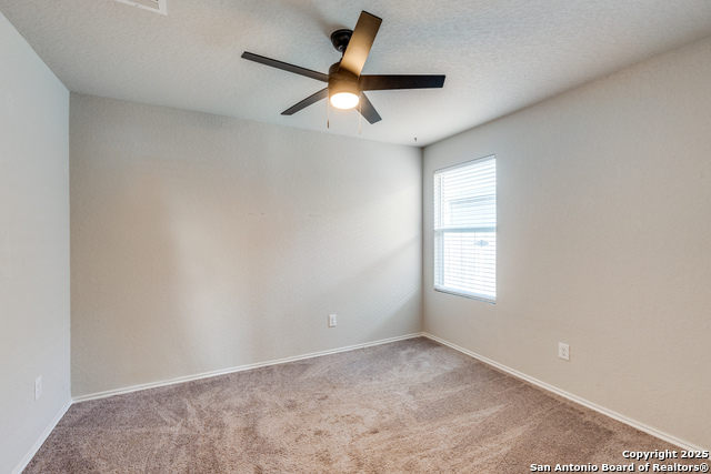 5730 Leisure Cres Property Photo 16
