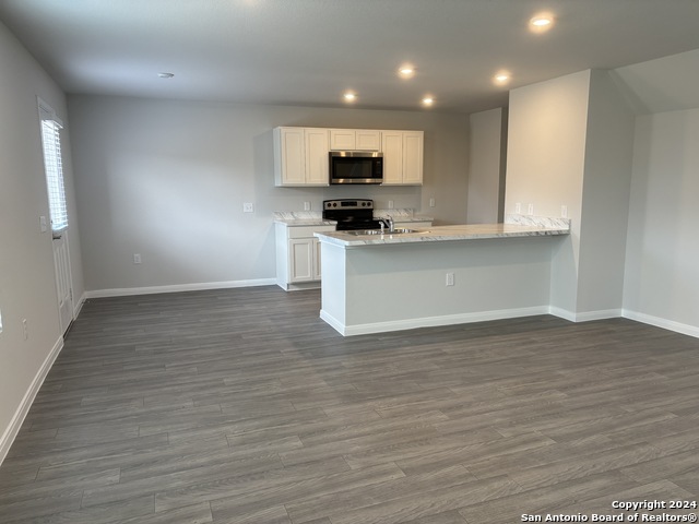 2242 Dry Moss Way Property Photo 7