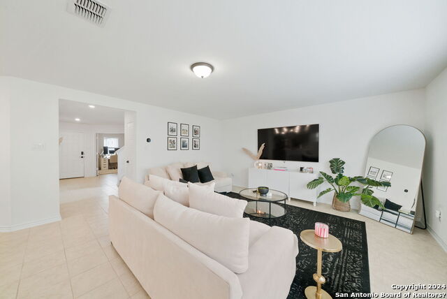 11133 Charismatic Property Photo 7