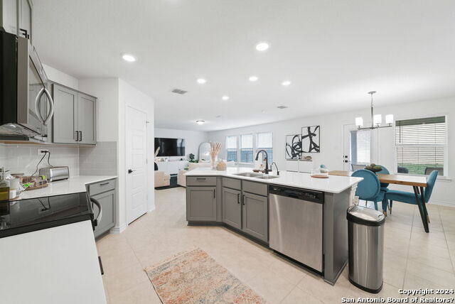 11133 Charismatic Property Photo 13
