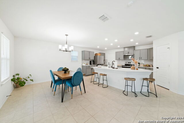 11133 Charismatic Property Photo 17