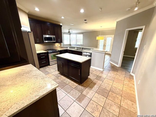 807 Windhurst Property Photo 8