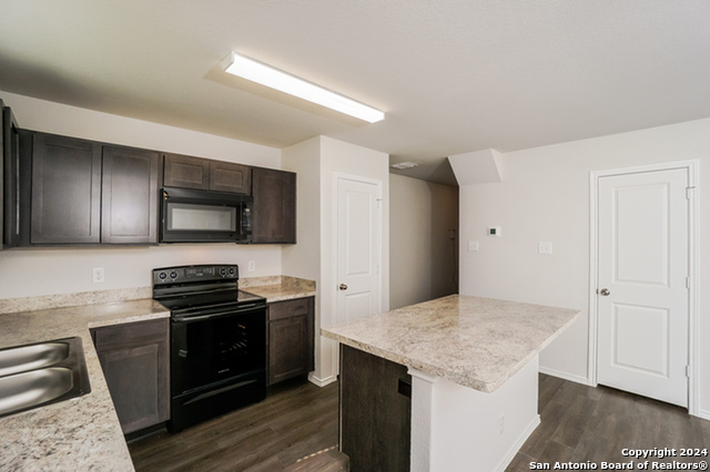 5006 Blue Ranch Property Photo 3