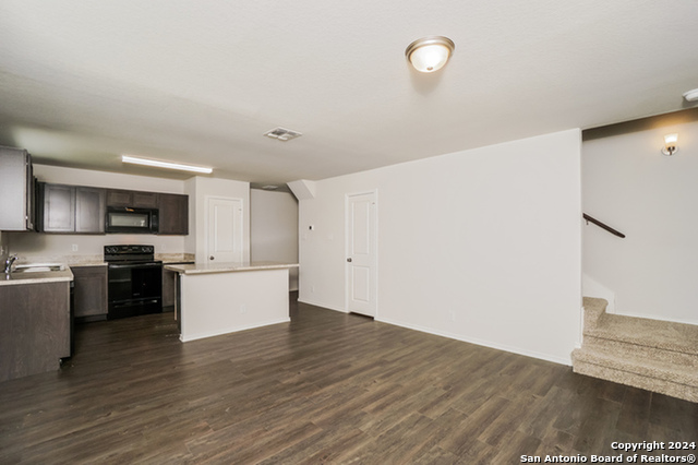 5006 Blue Ranch Property Photo 5
