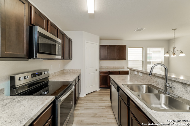 5218 Jade Crossing Property Photo 9