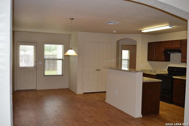 6002 Poesta Property Photo 4