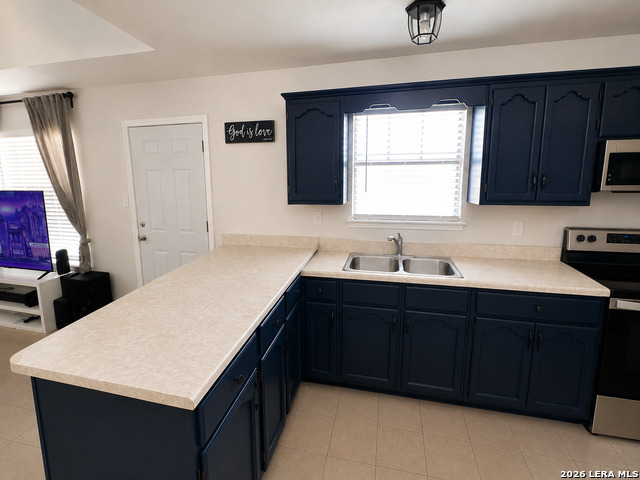 3893 Cross Creek Dr Property Photo 2