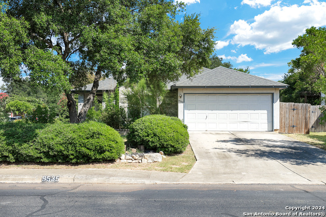 9535 ANDREW PT Property Photo 1