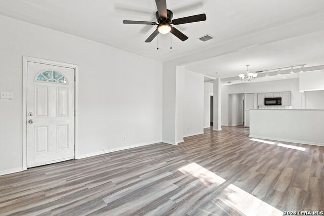 262 E Southcross Blvd Property Photo 4