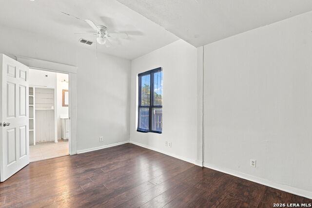 262 E Southcross Blvd Property Photo 10