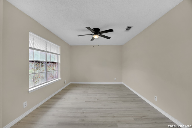 4351 Sun Gate St Property Photo 6