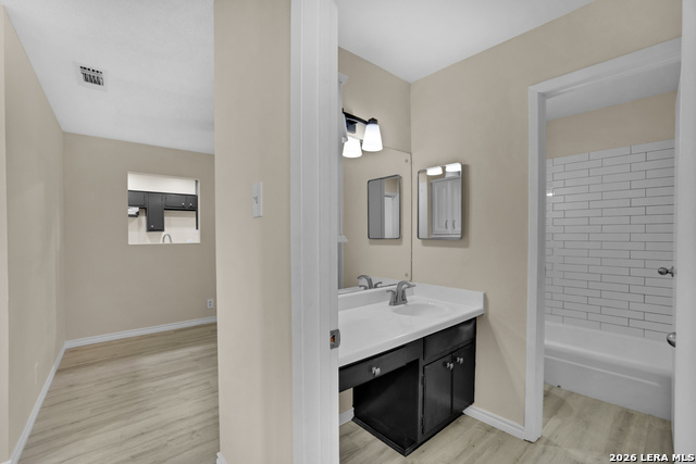 4351 Sun Gate St Property Photo 9