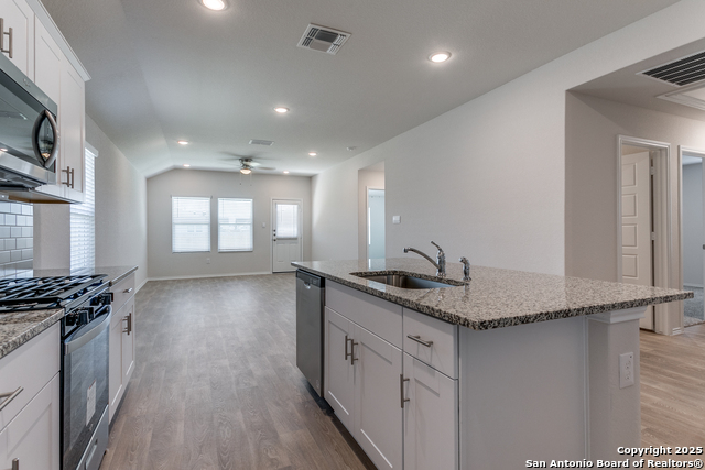 1714 Kolbe Property Photo 4
