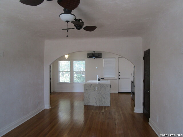 403 W Elsmere Pl Property Photo 2