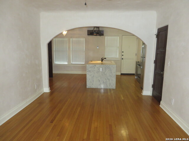 403 W Elsmere Pl Property Photo 5