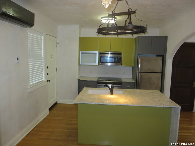 403 W Elsmere Pl Property Photo 6