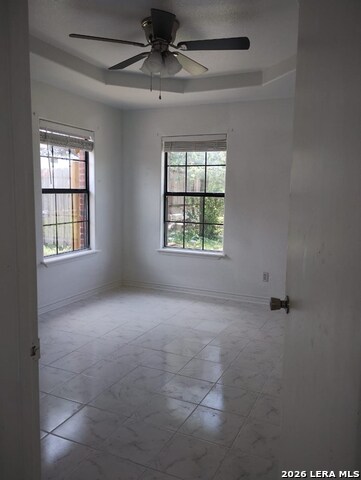 2152 Suncrest Dr Property Photo 4
