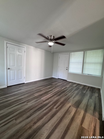 211 Cresham Dr Property Photo 4