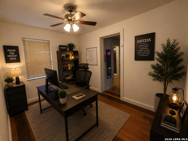 2613 Colima St Property Photo 4