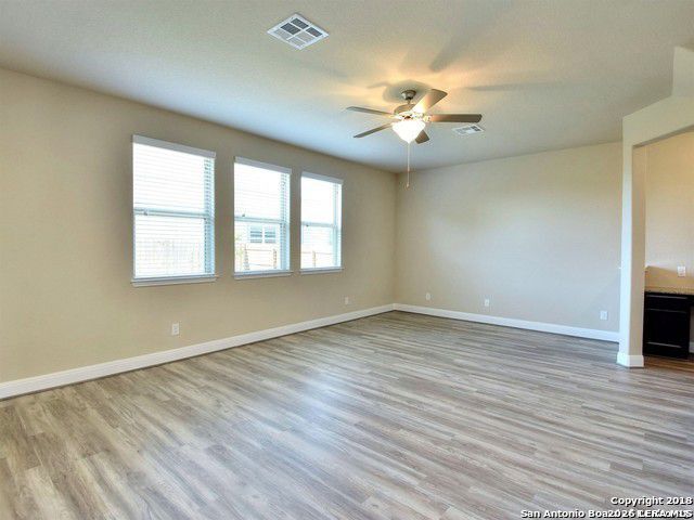 6814 Black Diamond Property Photo 4