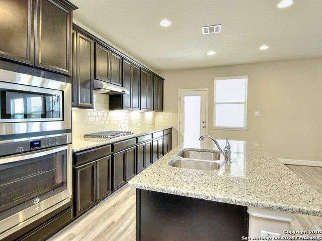 6814 Black Diamond Property Photo 9