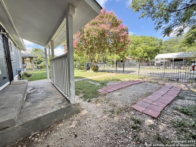 230 S San Gabriel Ave Property Photo 5