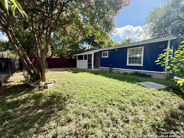 230 S San Gabriel Ave Property Photo 6
