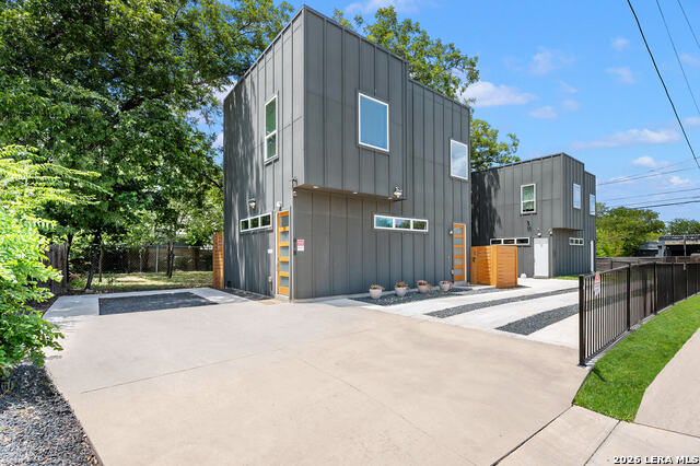 618 N Gevers St. Property Photo 1