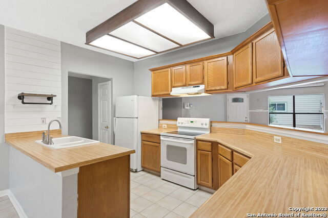 14911 Enchanted Castle Property Photo 17