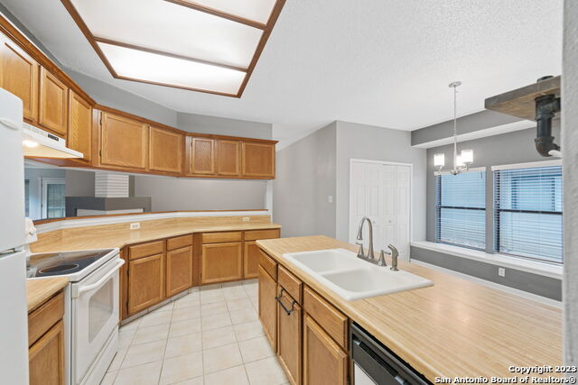 14911 Enchanted Castle Property Photo 18