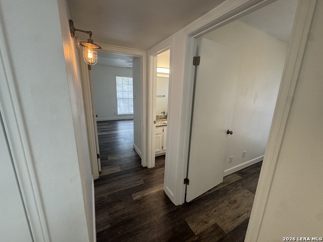 8611 Datapoint Dr Property Photo 12