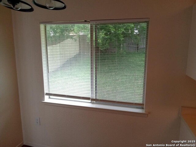 9835 Meadow Way Property Photo 4