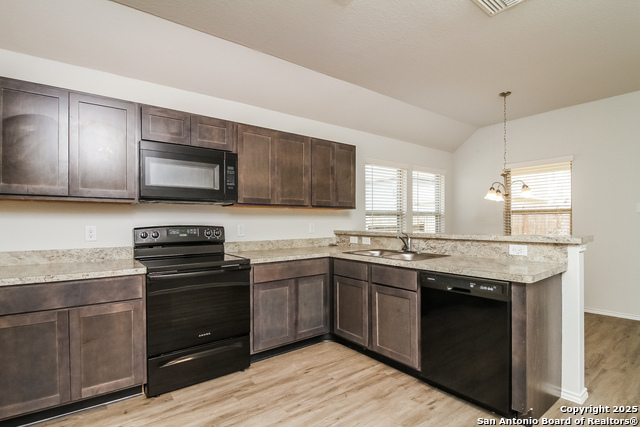 10414 Clearwater Way Property Photo 5
