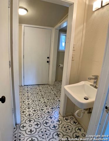 411 Sumner Property Photo 6