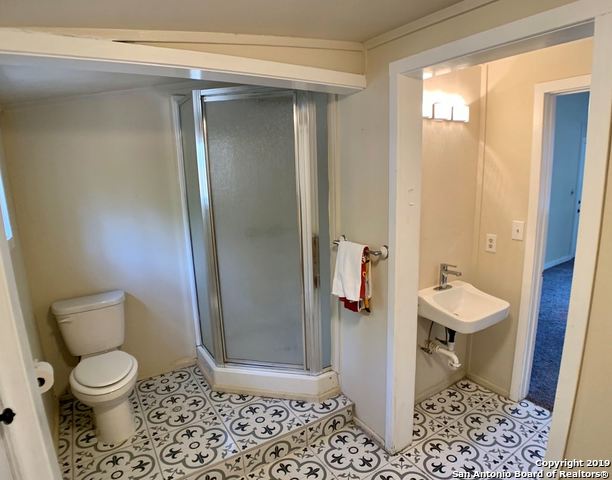 411 Sumner Property Photo 7