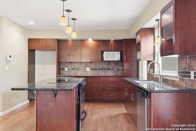 415 Calumet Pl Property Photo 15