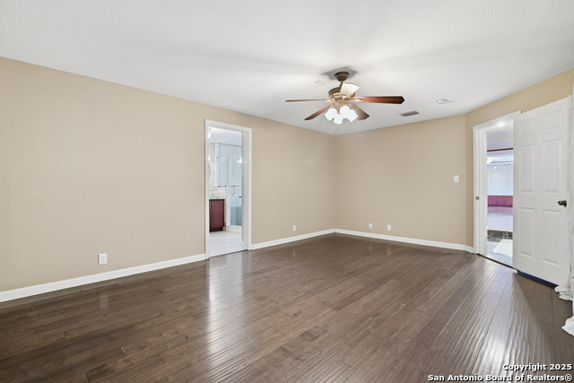 415 Calumet Pl Property Photo 18