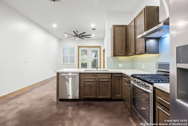1542 N Alamo St Property Photo 4