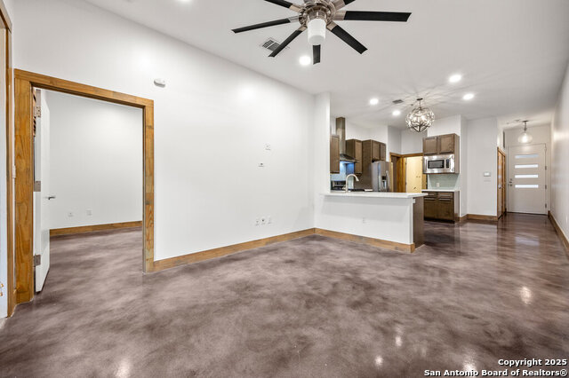 1542 N Alamo St Property Photo 5