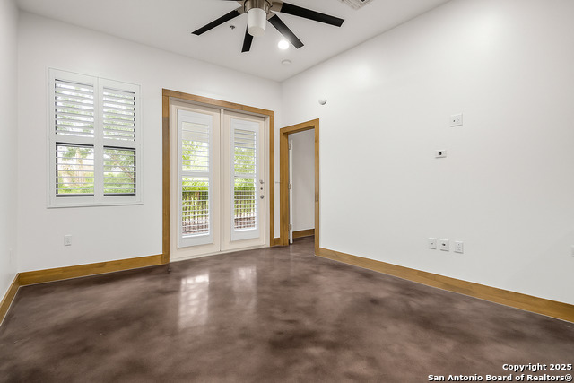 1542 N Alamo St Property Photo 6