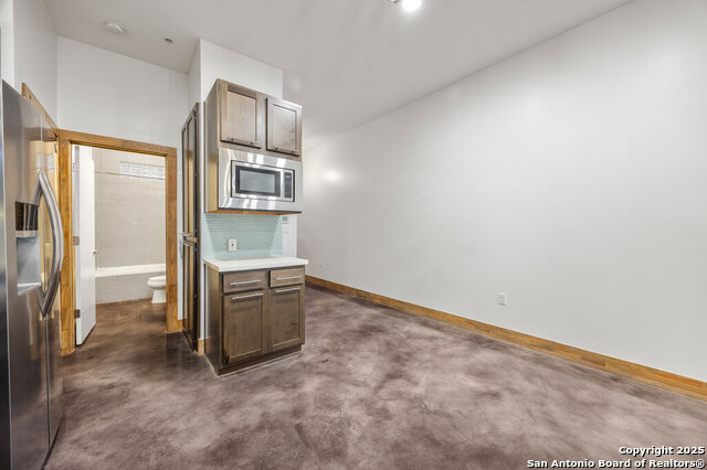 1542 N Alamo St Property Photo 14