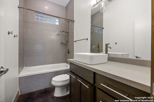 1542 N Alamo St Property Photo 18